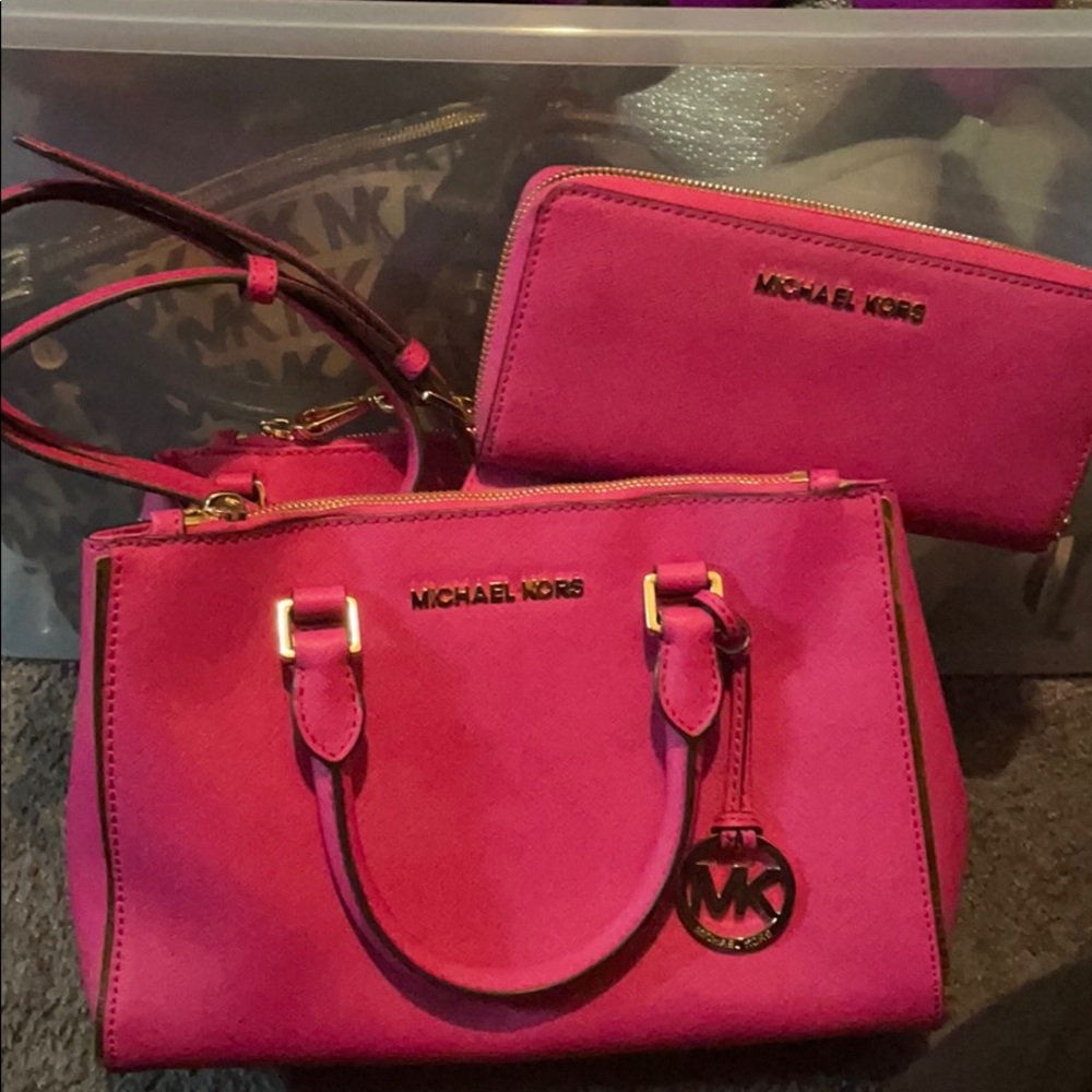 MK pocketbook with strap and Wallet